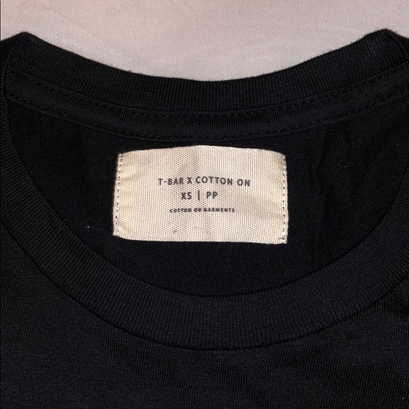 Edgy tee shirt - Picture 3 of 3